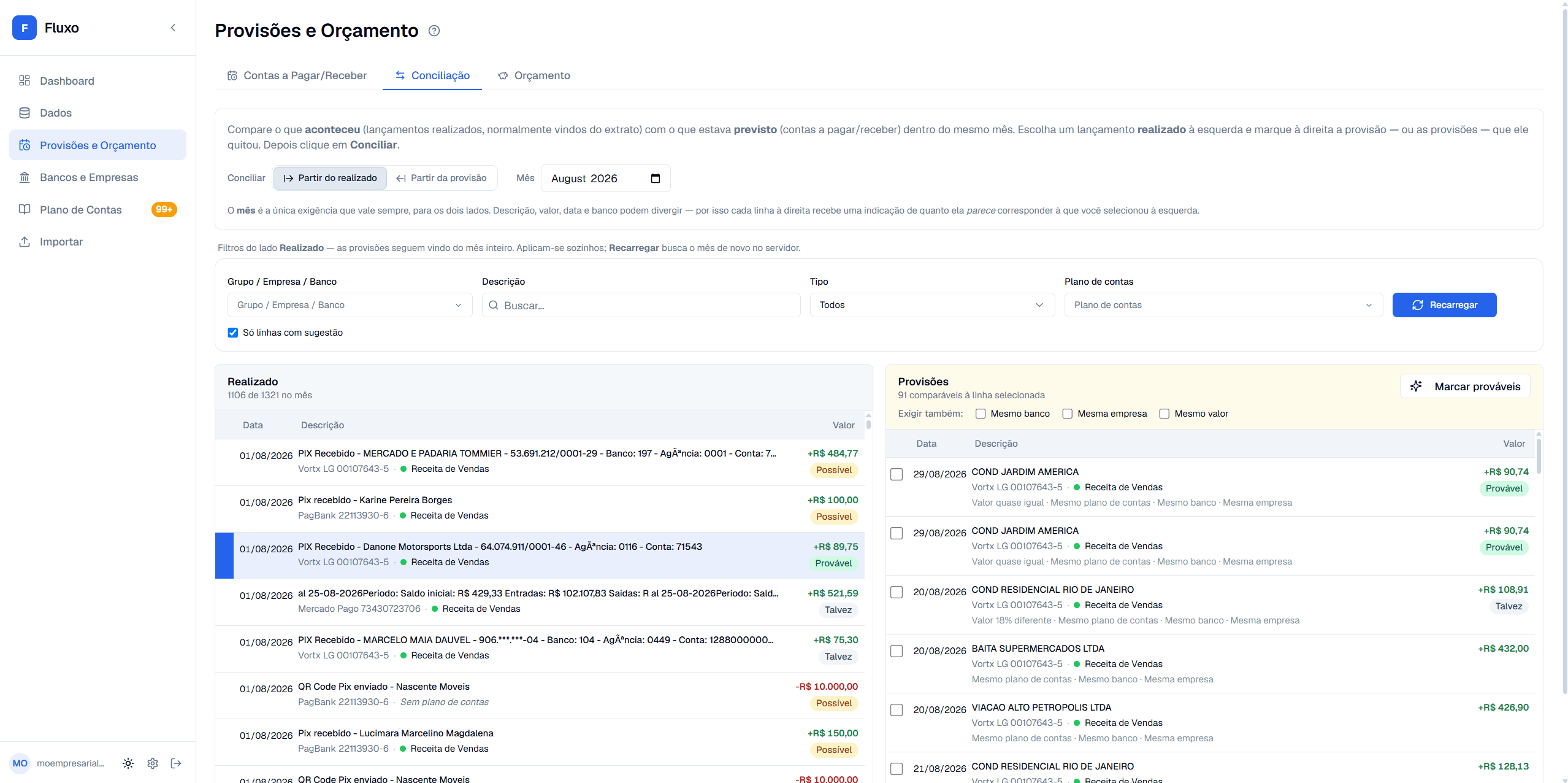 Fluxo reconciliation screen showing realized bank transactions matched against provisioned entries side by side